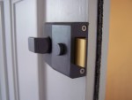 Fitting and changing Yale locks